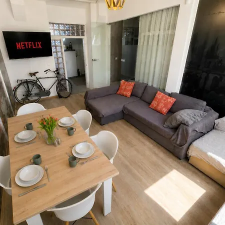 Roof And Parking Assistance Apartment *