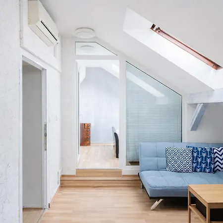 Apartman Roof And Parking Assistance Prága