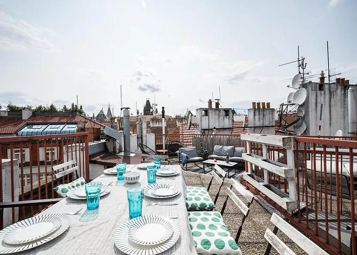 Roof View And Parking Assistance شقة